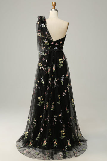 A-line One shoulder sort lang gallakjole med broderi